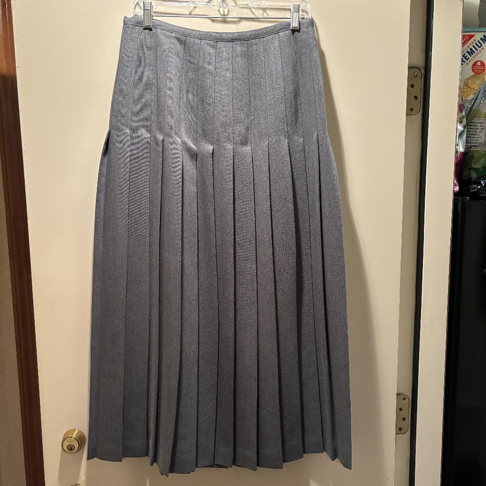 Liz Claiborne Gray Pleated Skirt